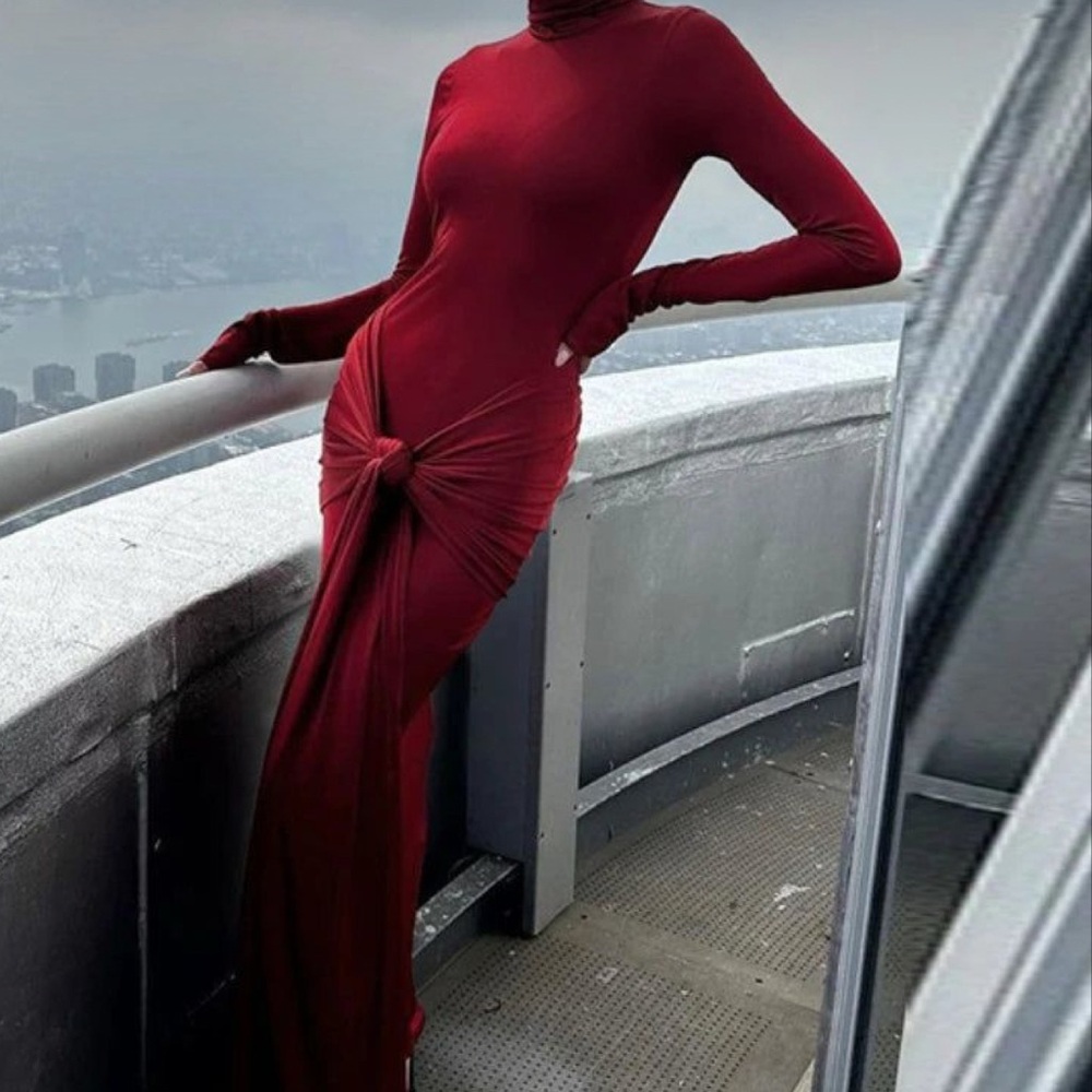 Tight evening dress. Color marsala. New